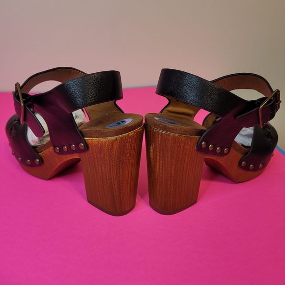 WHITE MOUNTAIN Altheda Platform Heel
Sandals Sz 6.5 - Picture 5 of 11